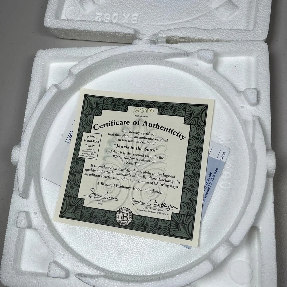 “Jewels In The Snow” 8 inch decorative plate with Certificate of Authenticity - Picture 4 of 5